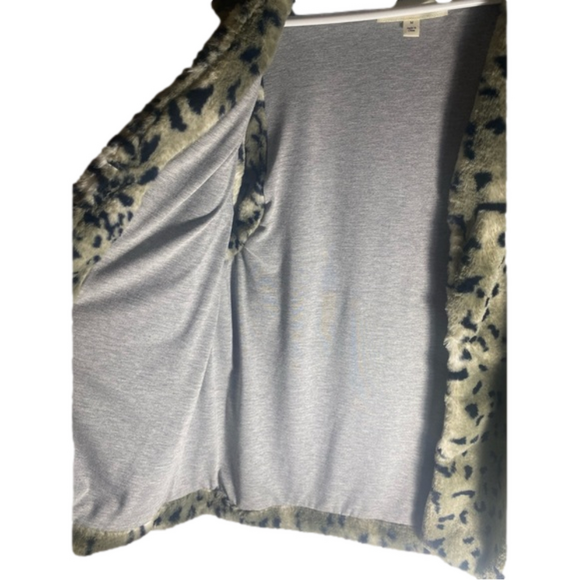 Dylan Faux Fur Vest - Picture 5 of 7